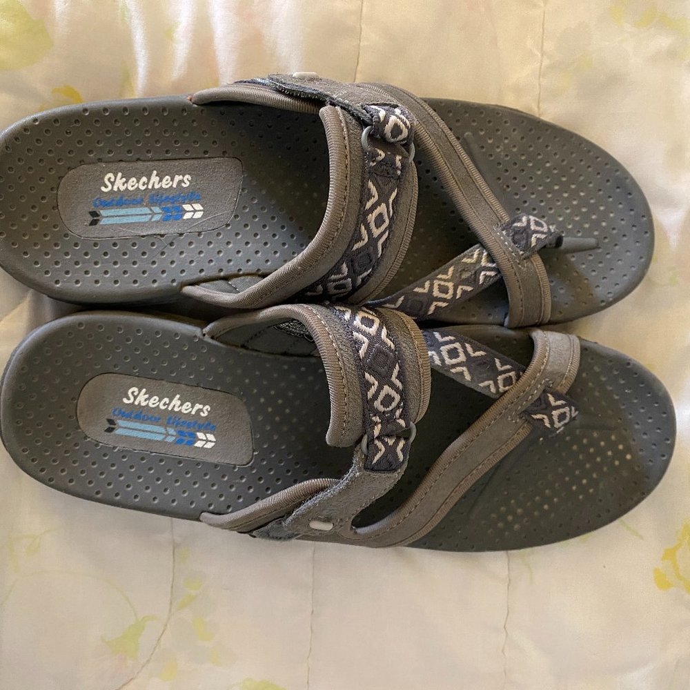 Skechers Women's Reggae-Trailway Sandal Flip-Flop Size 10